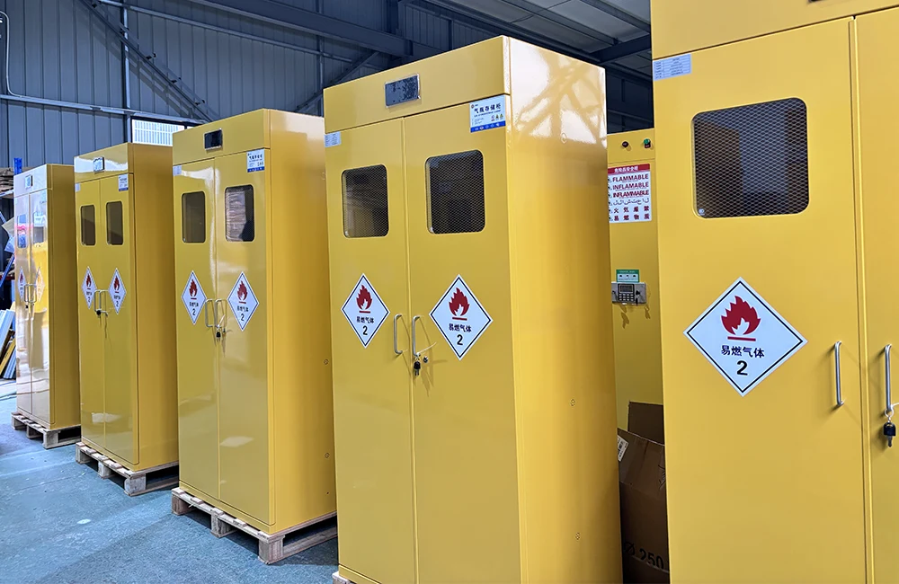 ဓာတုပစ္စည်းများသည် အဘယ်ကြောင့် ပရော်ဖက်ရှင်နယ် ဘေးကင်းရေး ဗီဒိုများ လိုအပ်သနည်း။